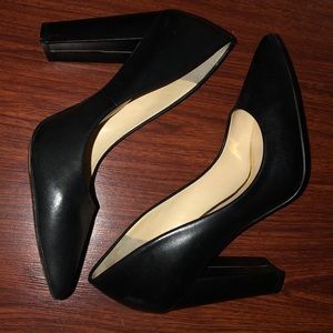Jessica Simpson pumps